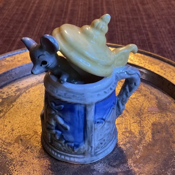 Whimsical Mouse Ceramic Mug with Lid - Picture 1 of 6